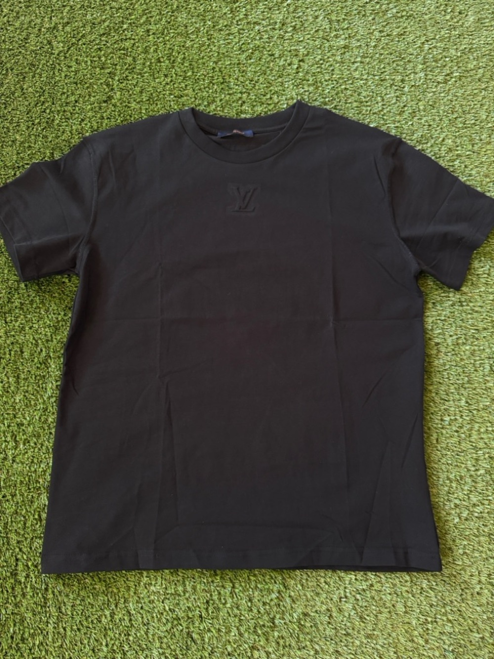 Louis Vuitton Black Crewneck T-Shirt with Subtle Embossed LV size medium